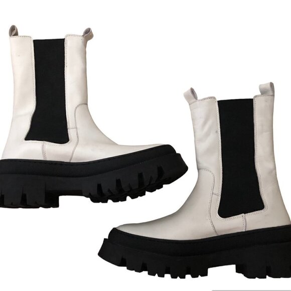 NEW Kenneth Cole Chelsea Chunky Lug Sole combat Boots White With Black Size 7 - Picture 1 of 12